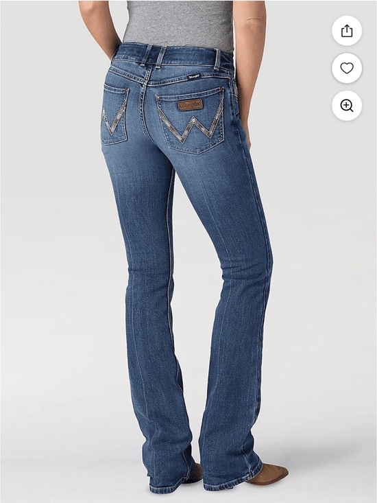 Wrangler Denim - Women's Wrangler Retro® Mae Bootcut Jean in Faye 29x32